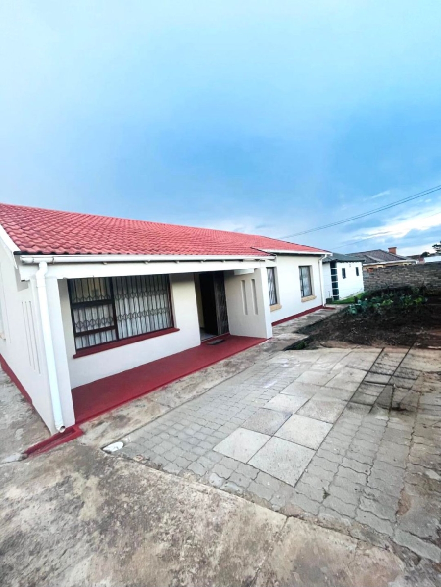 6 Bedroom Property for Sale in Butterworth Ext 24 Eastern Cape